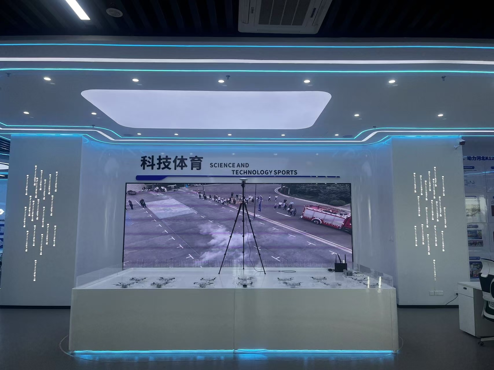 
SCIENCE AND TECHNOLOGY SPORTS
科技体育